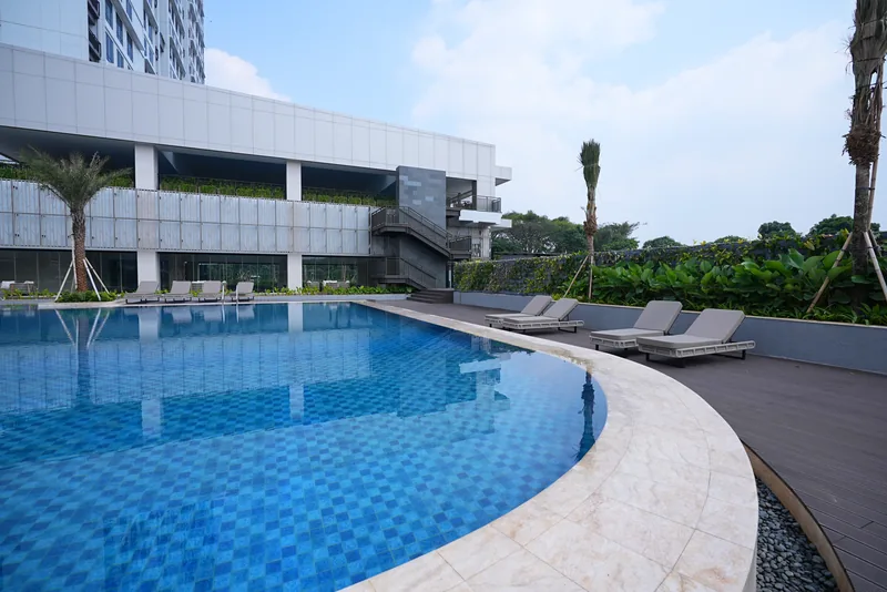 Kolam renang outdoor Aerium